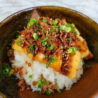 厚揚げの豚そぼろ丼